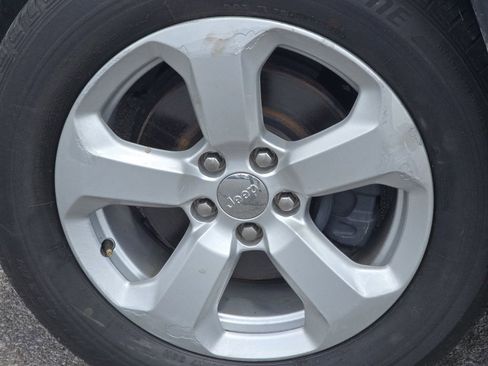 Used 2018 Jeep Compass Latitude w/ Popular Equipment Group image 9