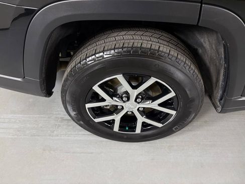 Used 2024 Jeep Grand Cherokee L Limited w/ Luxury Tech Group II AWD/4WD image 11