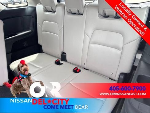 Used 2023 Nissan Pathfinder SL AWD/4WD image 10
