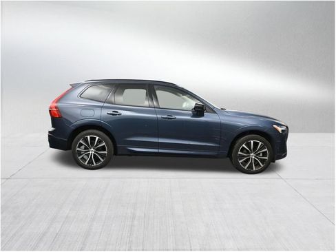 Used 2024 Volvo XC60 B5 Plus AWD/4WD image 6