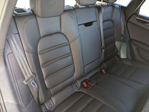Certified 2026 Porsche Macan image 29