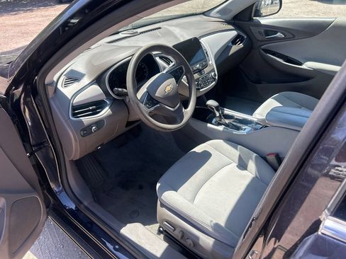 Used 2023 Chevrolet Malibu LT FWD image 2