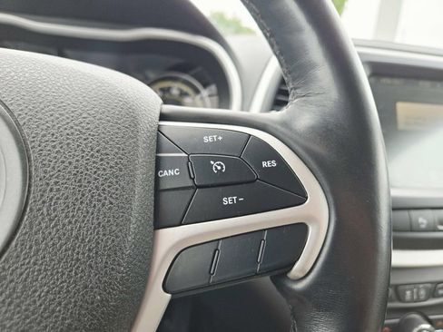Used 2018 Jeep Cherokee Limited w/ Trailer Tow Group AWD/4WD image 21