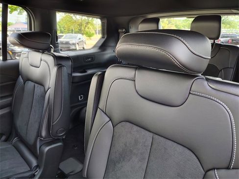 New 2025 Jeep Grand Cherokee L Altitude image 5