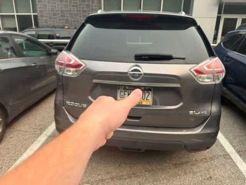 Used 2015 Nissan Rogue SL w/ SL Premium Package AWD/4WD image 4