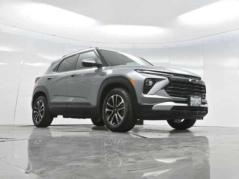 New 2025 Chevrolet TrailBlazer LT w/ Convenience Package FWD image 60