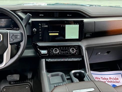 Used 2025 GMC Sierra 3500 Denali w/ Denali Reserve Package AWD/4WD image 6