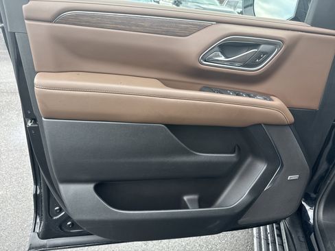 Used 2024 Chevrolet Tahoe High Country image 17