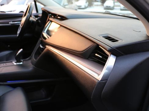 Used 2019 Cadillac XT5 Luxury image 8