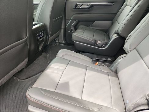 New 2026 Chevrolet Suburban RST w/ RST Capability Package AWD/4WD image 20
