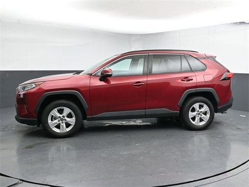 Used 2021 Toyota RAV4 XLE w/ Convenience Package image 9