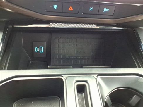 Used 2022 Ford F150 Lightning Lariat image 16