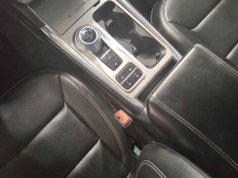 Used 2021 Ford Explorer XLT w/ Equipment Group 202A RWD image 26