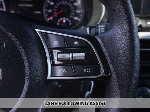 Used 2023 Kia Forte LXS w/ LXS Technology Package image 3