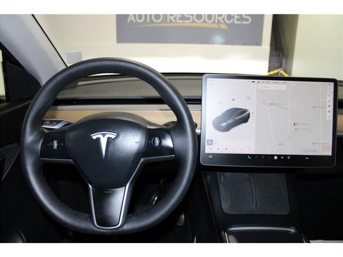 Used 2021 Tesla Model Y Long Range image 29