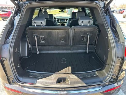 Used 2024 Buick Enclave Essence w/ Technology Package image 18
