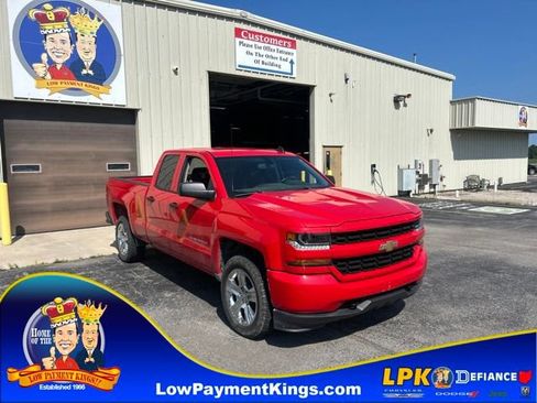 Used 2019 Chevrolet Silverado 1500 Custom w/ Custom Convenience Package AWD/4WD image 1