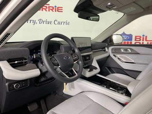 New 2026 Ford Explorer Platinum w/ LUX Leather Package AWD/4WD image 13
