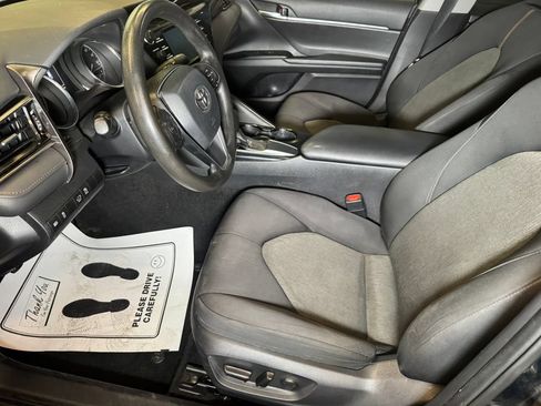 Used 2019 Toyota Camry LE FWD image 20