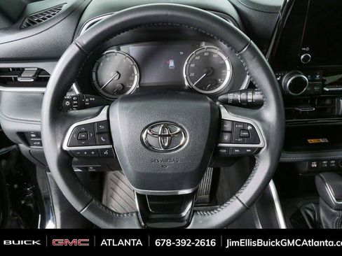 Used 2024 Toyota Highlander XSE FWD image 8