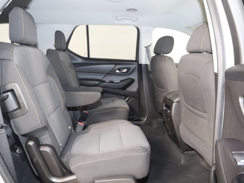 Used 2018 Chevrolet Traverse LT FWD image 13
