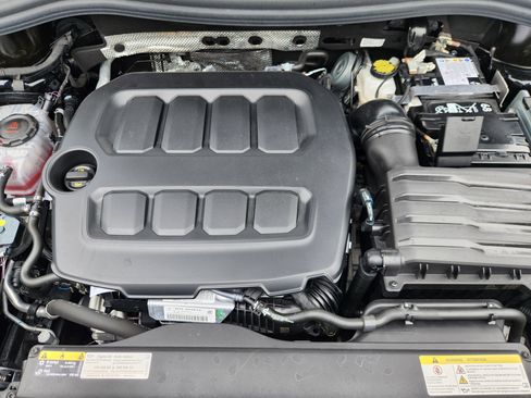 Used 2025 Volkswagen Tiguan S AWD/4WD image 17