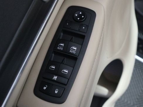 Used 2021 Jeep Grand Cherokee Limited w/ Luxury Group II AWD/4WD image 33