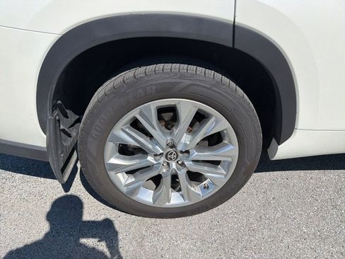 Used 2021 Toyota Highlander Limited AWD/4WD image 21