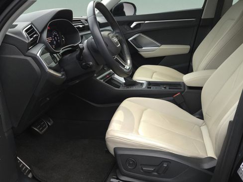 Used 2020 Audi Q3 2.0T Premium image 13