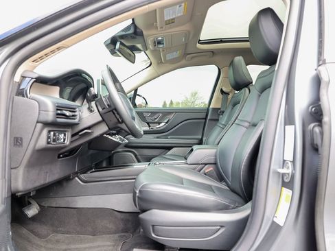Used 2025 Lincoln Corsair Grand Touring w/ Jet Appearance Package AWD/4WD image 32