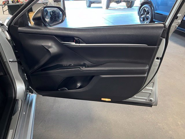 Used 2019 Toyota Camry XSE w/ Navigation Package FWD image 12