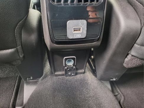Used 2025 Jeep Compass Limited AWD/4WD image 12