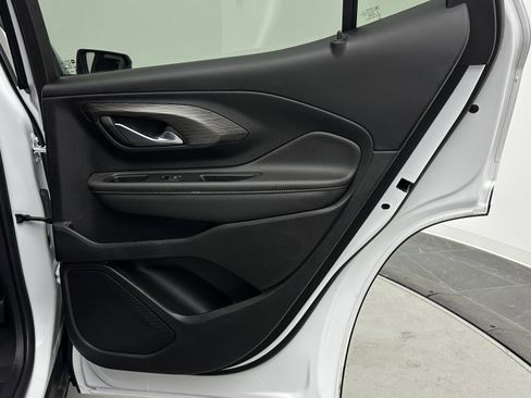 Used 2023 GMC Terrain SLE w/ Driver Convenience Package image 30