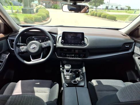 Used 2023 Nissan Rogue SV AWD/4WD image 8