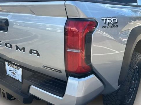 Used 2025 Toyota Tacoma TRD Off-Road AWD/4WD image 36