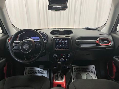 Used 2022 Jeep Renegade Trailhawk image 4