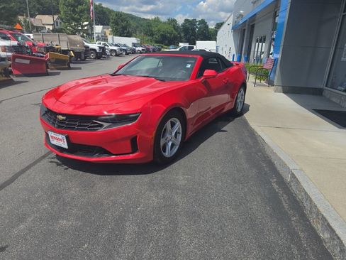 Used 2019 Chevrolet Camaro LT RWD image 4