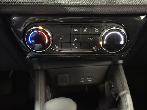 Used 2024 Chevrolet TrailBlazer LT w/ LT Cold Weather Package image 28