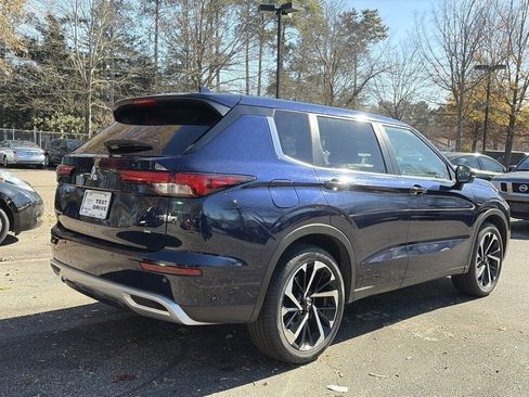 Used 2024 Mitsubishi Outlander SE image 5