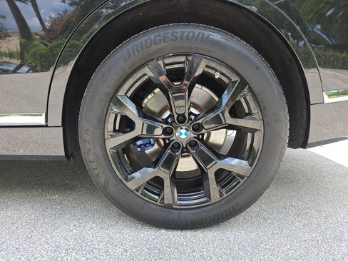 Used 2022 BMW X7 xDrive40i AWD/4WD image 22