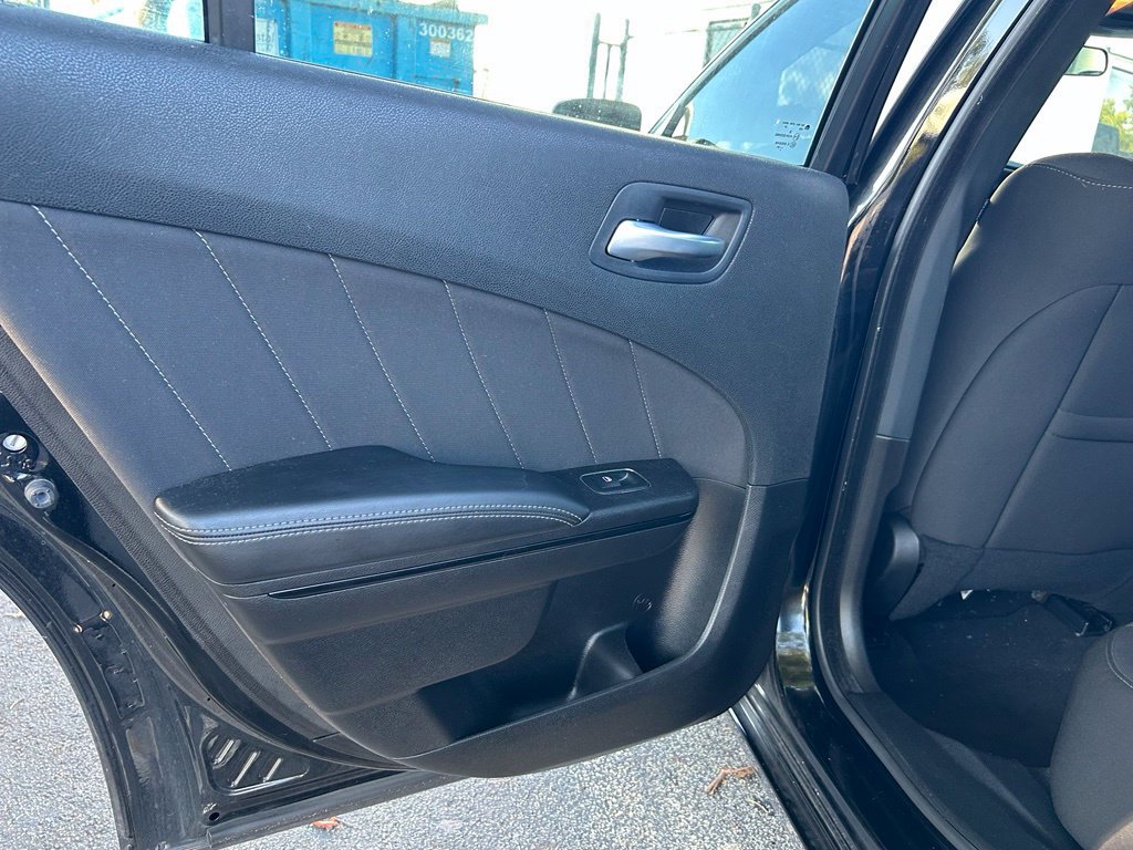 Used 2021 Dodge Charger SXT w/ Blacktop Package RWD image 39
