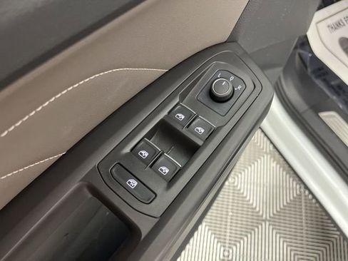 Used 2023 Volkswagen Atlas SE image 32