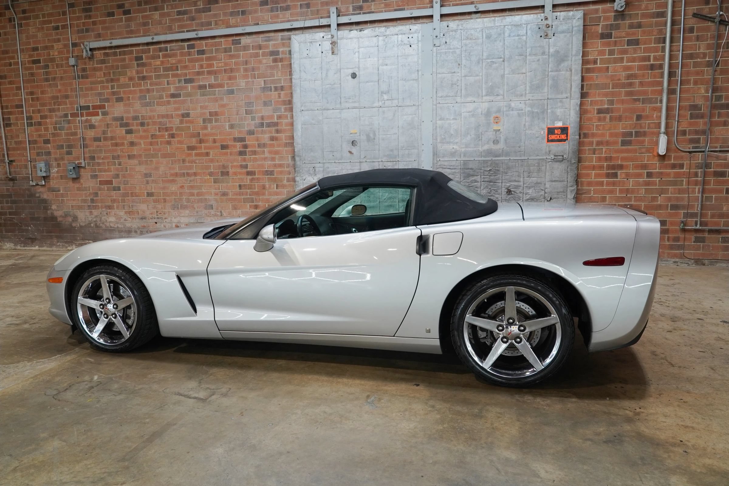 Used 2006 Chevrolet Corvette Coupe w/ Preferred Equipment Group RWD image 10