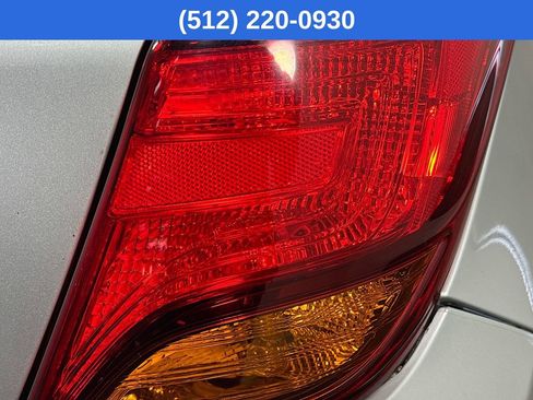 Used 2016 Toyota Yaris L image 30