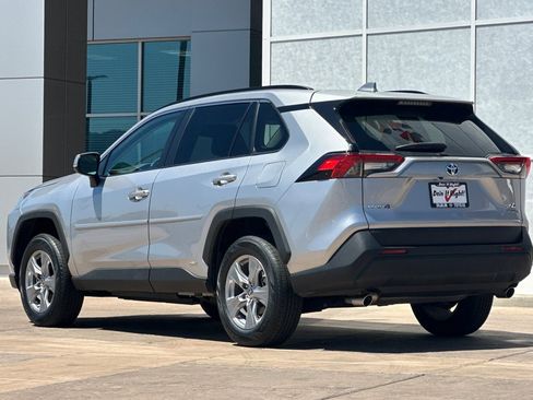 Certified 2023 Toyota RAV4 LE AWD/4WD image 7