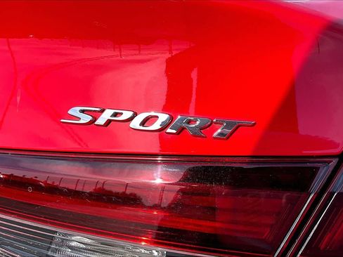 Used 2025 Honda Civic Sport image 9
