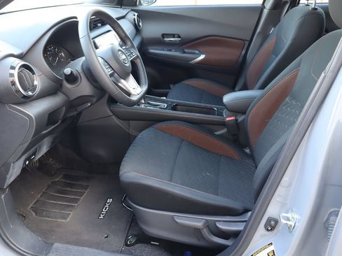 Used 2023 Nissan Kicks SR FWD image 15