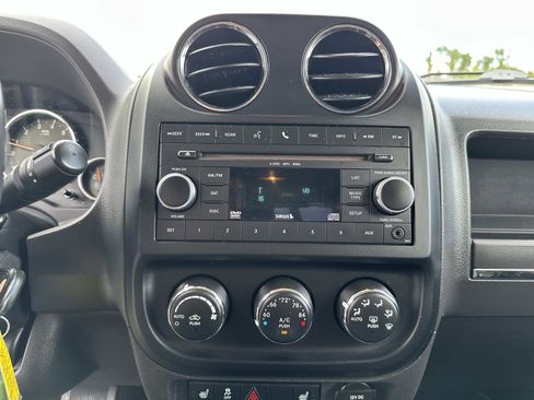 Used 2011 Jeep Patriot 70th Anniversary image 22
