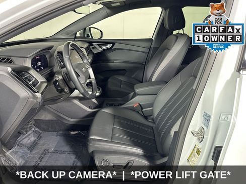 Used 2024 Audi Q4 e-tron Prestige image 11