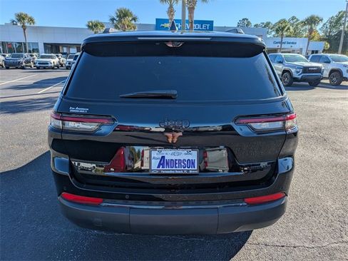 Used 2025 Jeep Grand Cherokee L Limited w/ Luxury Tech Group II image 4